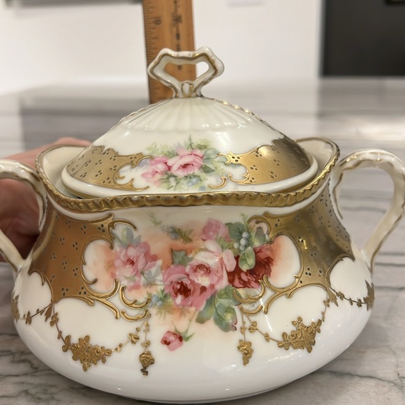 Vintage Porcelain Small Lidded Tureen with Handles - Picture 16 of 16